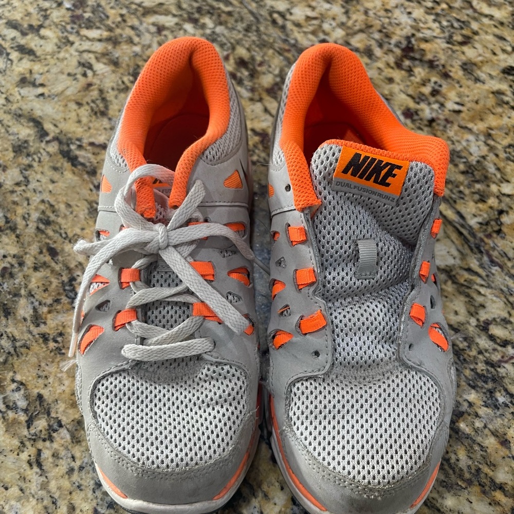 Nike Dual Fusion sz 4.5Y